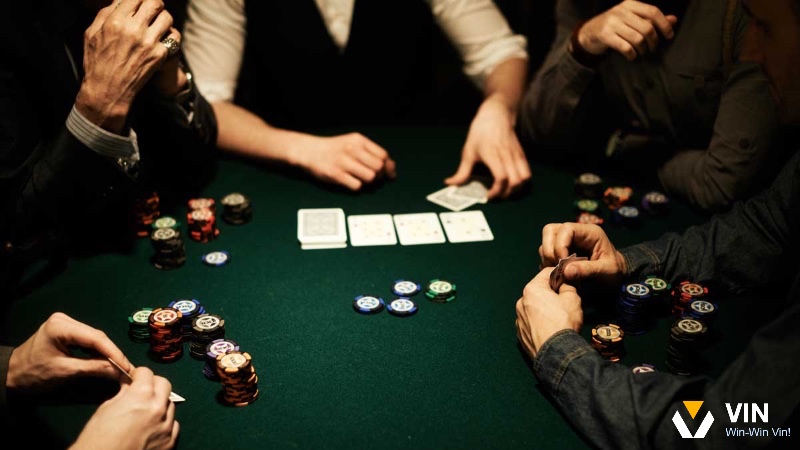 Cùng vin68 khám phá các chiến thuật chơi poker nhé 