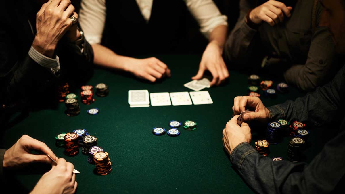Chiến thuật chơi poker cơ bản đến nâng cao cho người mới