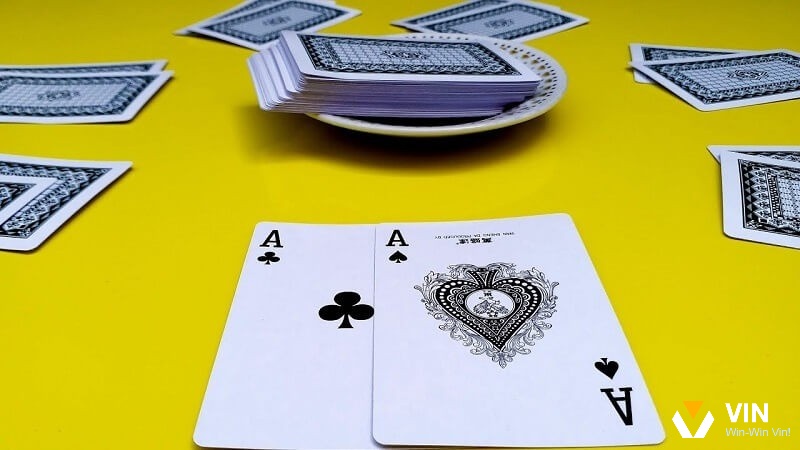 Lá A chuồn và A bích tạo nên xì bàn trong blackjack