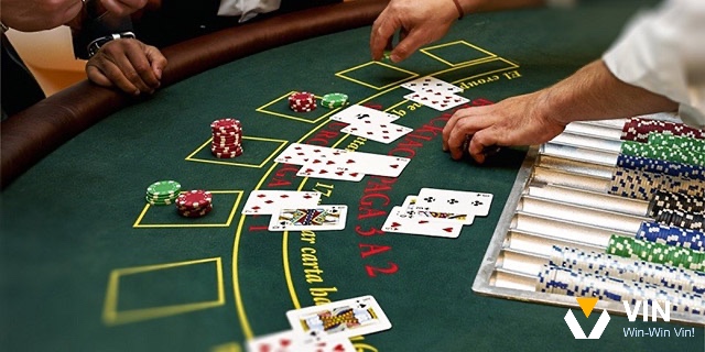 Luật chơi Poker online uy tín cự kỳ đơn giản cho anh em nào mới bắt đầu