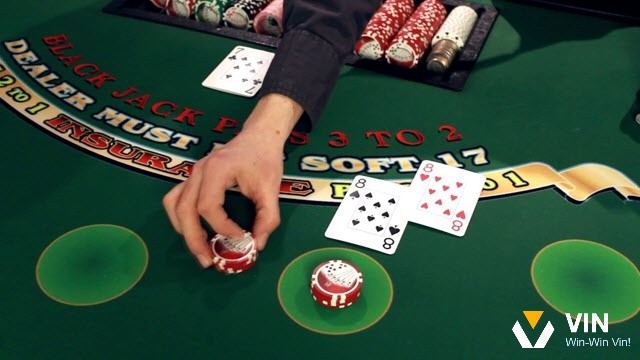 Quy tắc blackjack của nhà cái là bắt buộc rút bài ở số điểm dưới 17 và thực hiện tính điểm