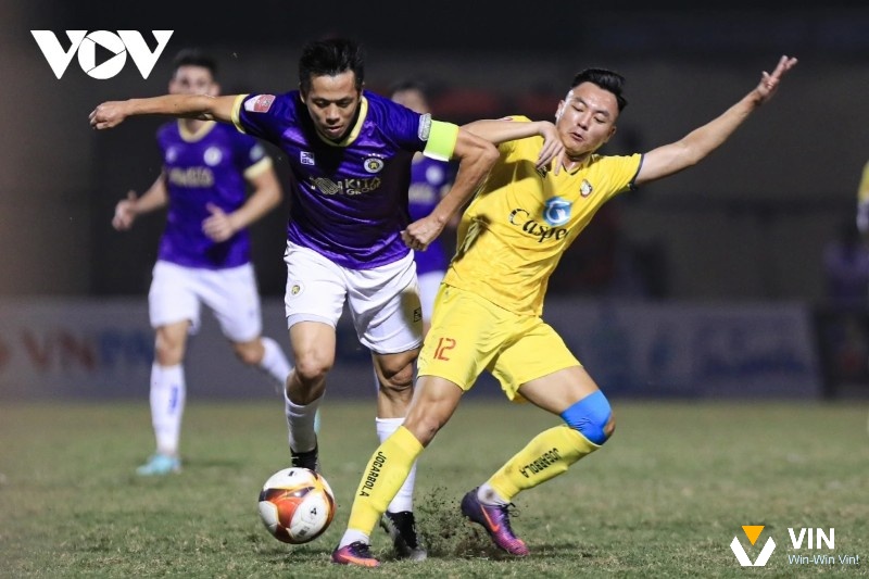 Ví dụ trận đấu giữa Hà Nội FC và Thanh Hóa tại V-League giúp người chơi hình dung rõ ràng cách tính tiền thắng thua với từng mức kèo phổ biến