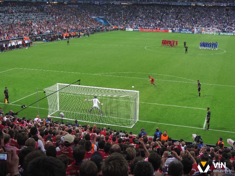 Sút luân lưu 11m là khoảnh khắc đối đầu đầy kịch tính, nơi may mắn và bản lĩnh quyết định kết quả cuối cùng.