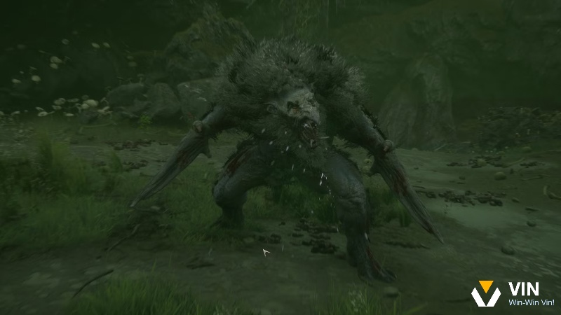 Kẻ thù cận chiến trong Mortal Shell với dáng tấn công rõ